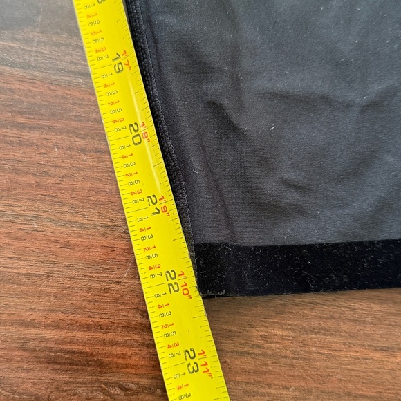 Fanka Body Sculpt Capri Leggings with pockets - Picture 6 of 9